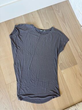 Athleta asymmetrical Slate Gray Short Sleeve Crew Tee